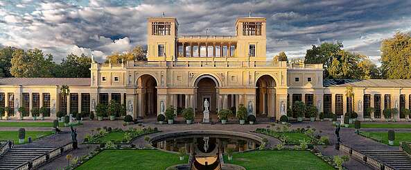 Orangerieschloss im Park Sanssouci